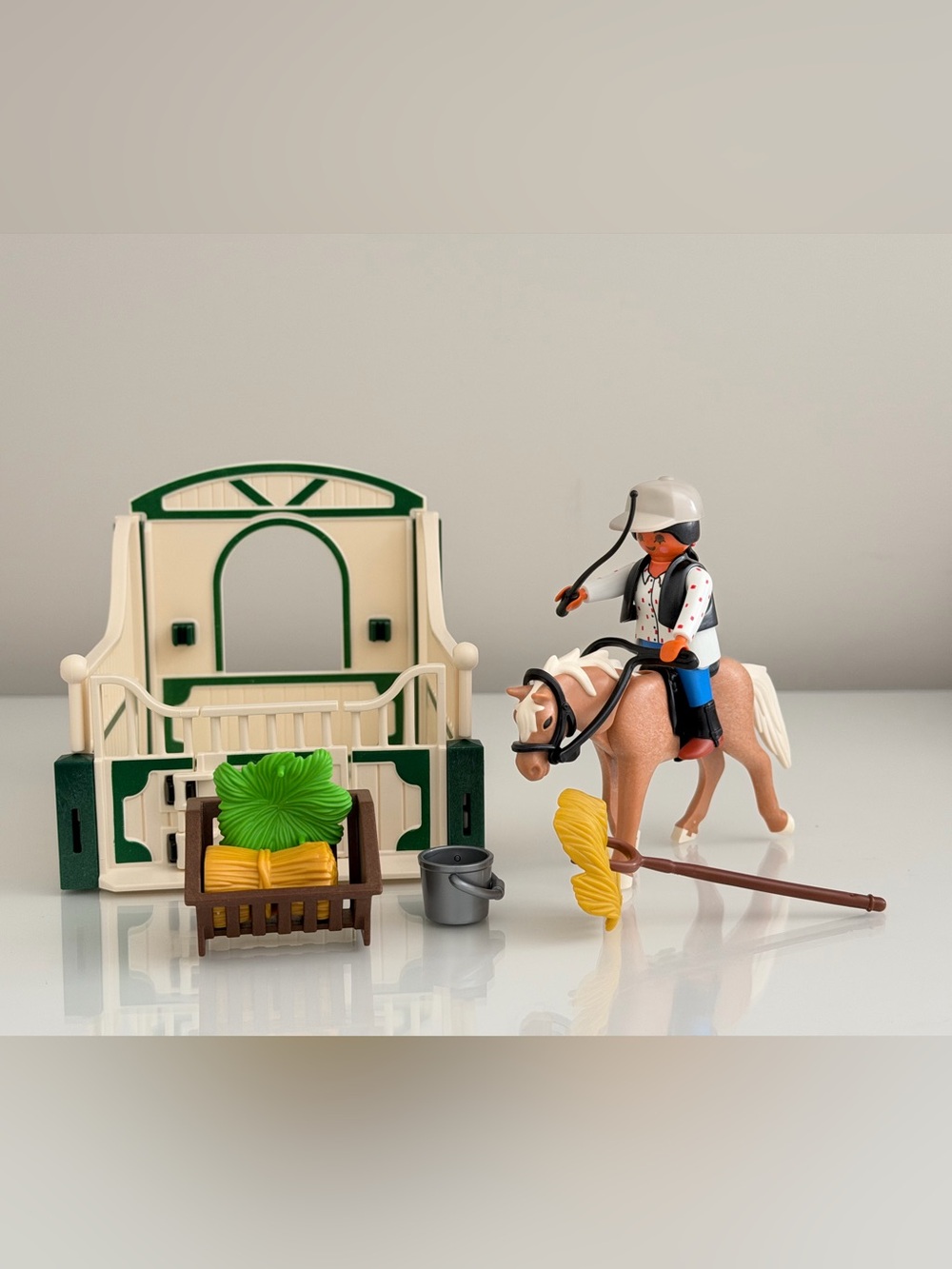 Playmobil Country 5109 Horse Stall and Accessories